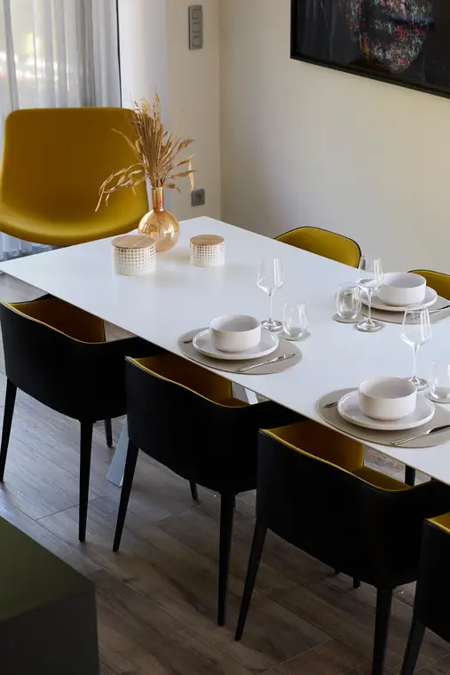 La grande table, vue en plongée