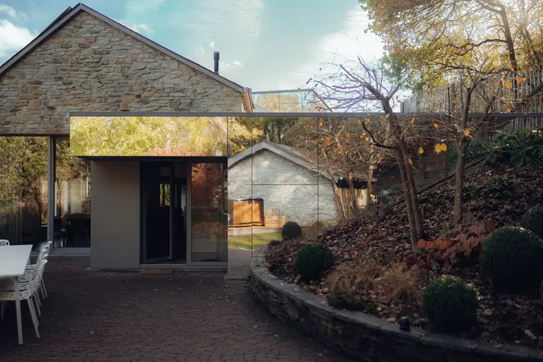 La maison de pierre en automne